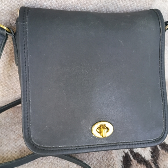 Coach Vintage Turn Lock Purse - Picture 2 of 8